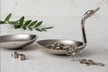 Our little cygnets are the ideal place for keeping jewellery safe.