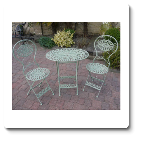 Tea for Two Table and Chair Set Green Table H74 x W71 Chairs H102 x W41 CM